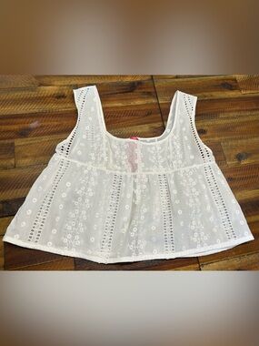 Handmade White Embroidered Eyelet crop top. Cotton size M
